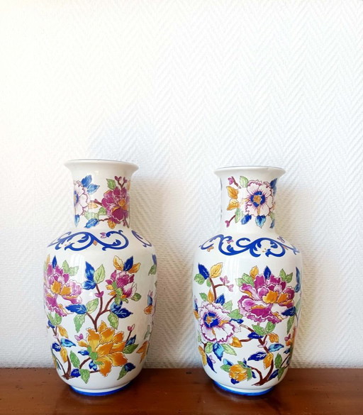2x baluster vases with peonies