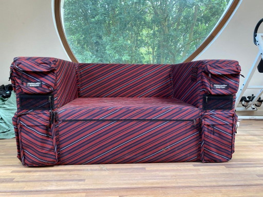 Canapé Quize & Milan pour Eastpak Built to Resi(s)t