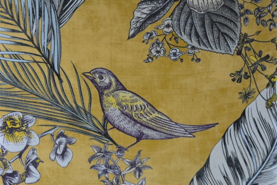 Image 1 of Fauteuil 366, gesigneerd J. Chierowski, geel met vogels