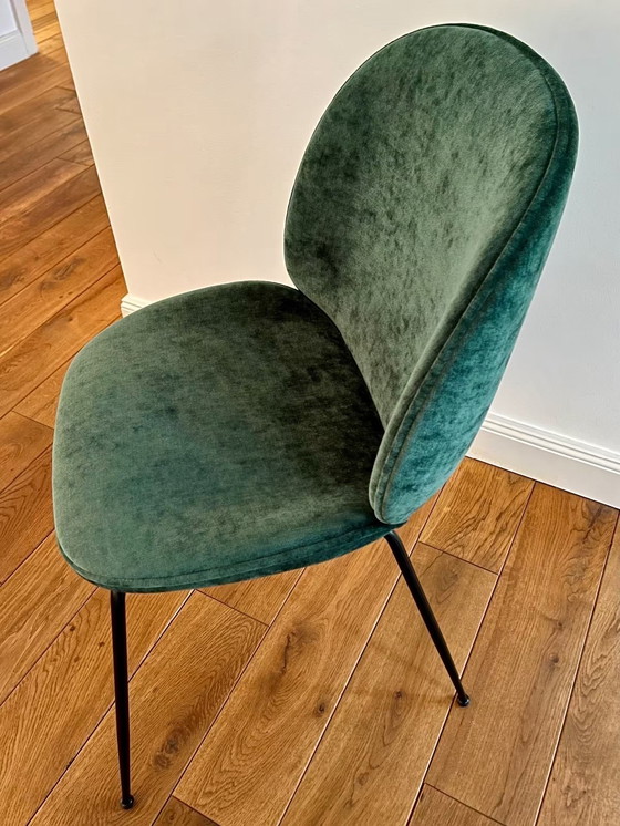 Image 1 of GUBI - "Sedia da pranzo Beetle", completamente imbottita