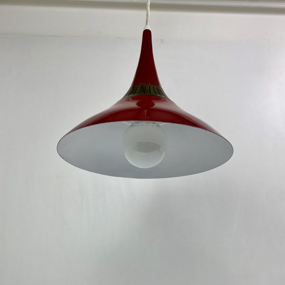 Image 1 of Lampada a sospensione scandinava in metallo rosso e ottone, 1960