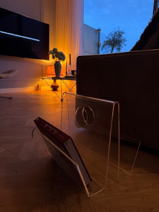 Zeitschriftenständer aus den 70er Jahren