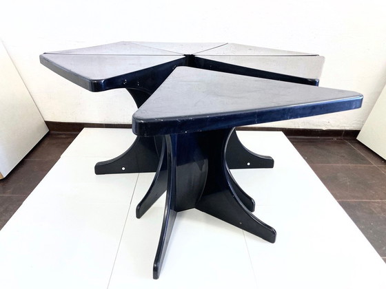 Image 1 of Tavolo da pranzo triangolare design modulare Peter Ghyczy plastica nera anni '70