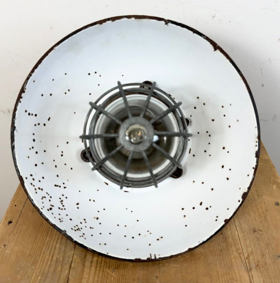 Image 1 of Industrielle Käfig-Pendelleuchte aus schwarzer Emaille und Gusseisen, 1960er Jahre