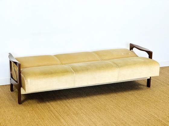 Image 1 of Schlafsofa und skandinavischer Samtsessel, 1960, 2er-Set