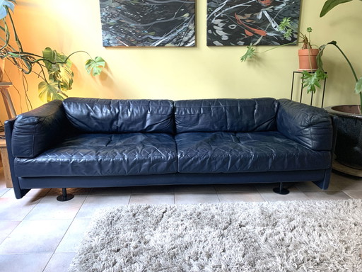 Sofá vintage azul oscuro de 3 plazas