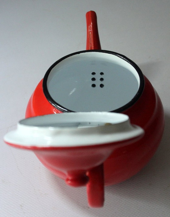 Image 1 of Zeer mooie rood geëmailleerde theepot uit de jaren 1950