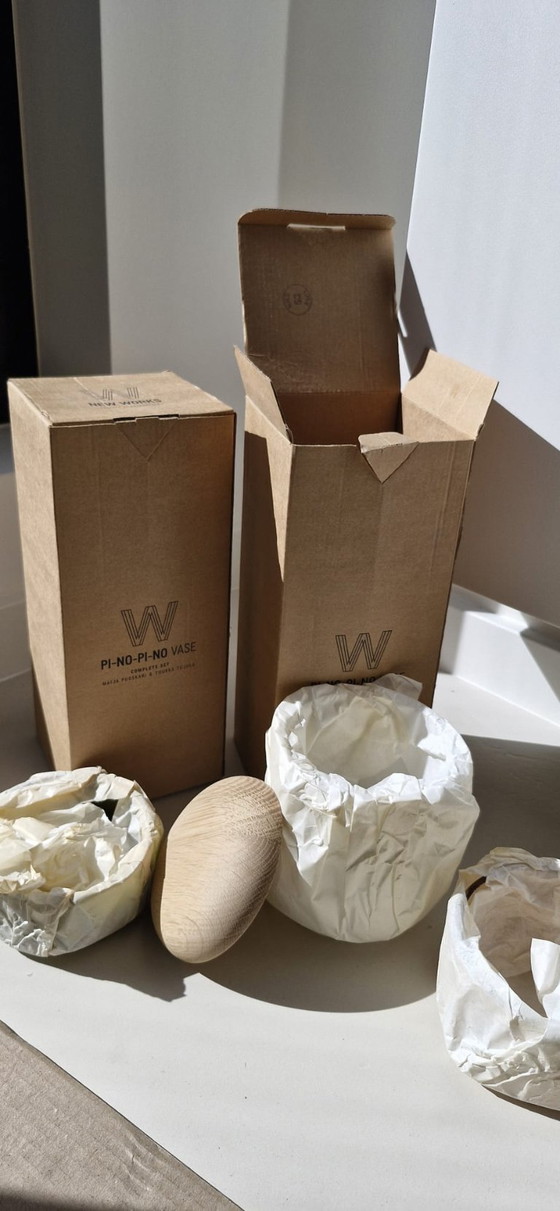 Image 1 of Pi-No-Pi-No Vase von New Works