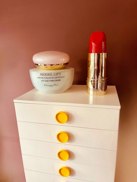 Image 1 of commode vintage