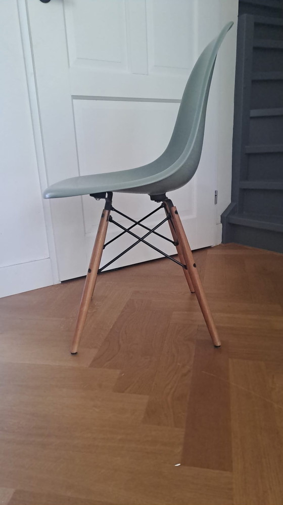 Image 1 of Vitra Esmee fiberglass chairs 1950 x4