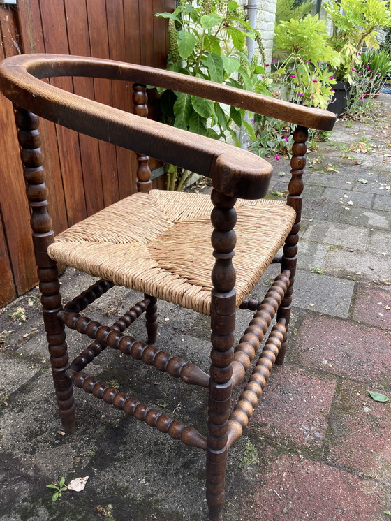 Image 1 of Sedia antica del 1920 con gambe tornite