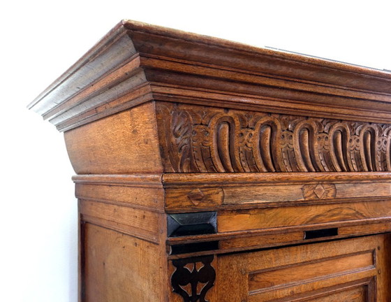 Image 1 of Gelderse Kussenkast, 17de eeuw, eikenhout. 