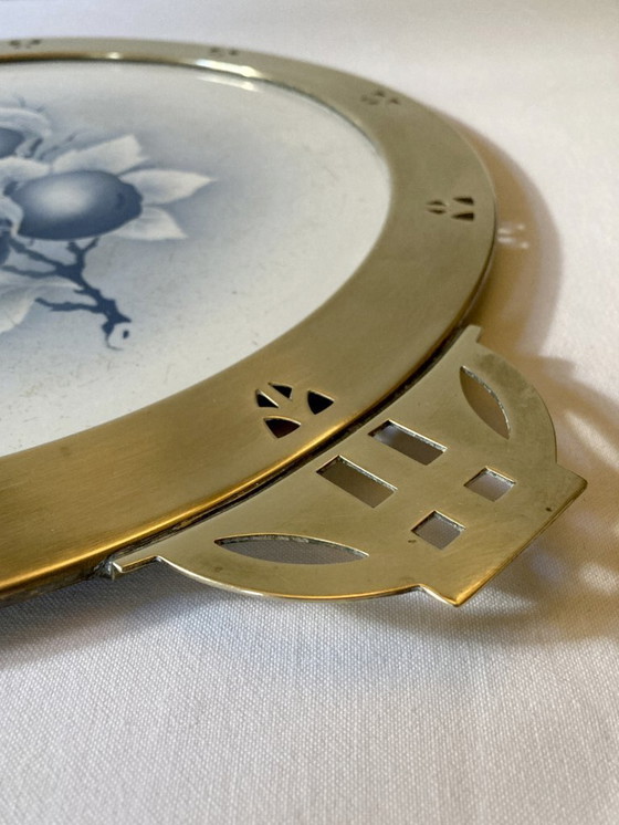 Image 1 of Vassoio in terracotta Art Nouveau con montatura in ottone