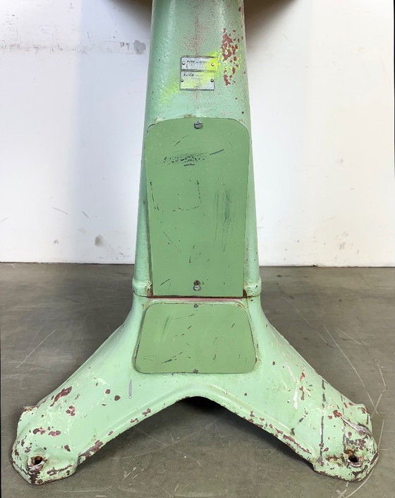 Image 1 of Mesa industrial verde de hierro fundido, década de 1960