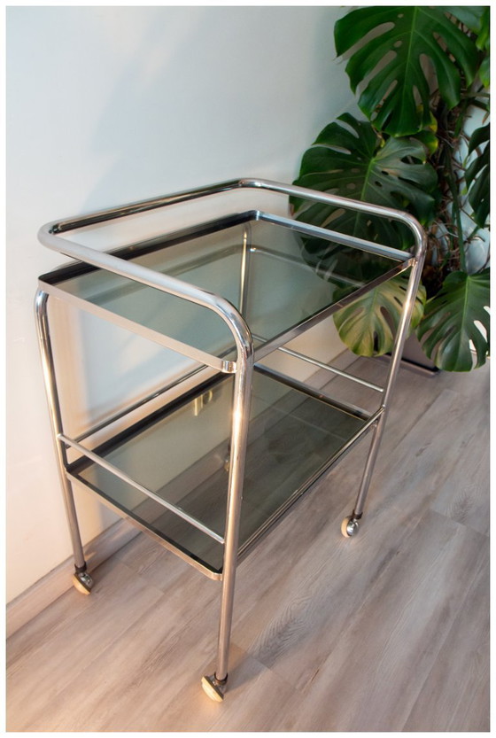 Image 1 of Tavolino/tavolino di servizio, anni '70, cromo e vetro fumé