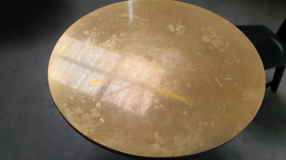 Image 1 of Messing patiniert Tisch rund wabi sabi Gusseisen Basis Pedrali
