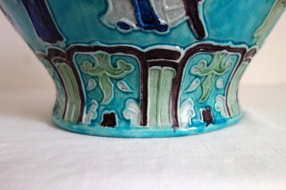 Image 1 of Ein Paar gedeckter Vasen aus Keramik, China, Mitte 20.