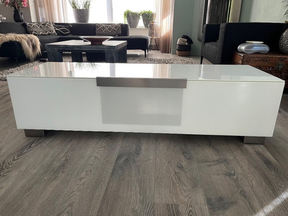 Image 1 of Munari design TV-meubel – wit met glasafwerking – 150 cm – verrijdbaar