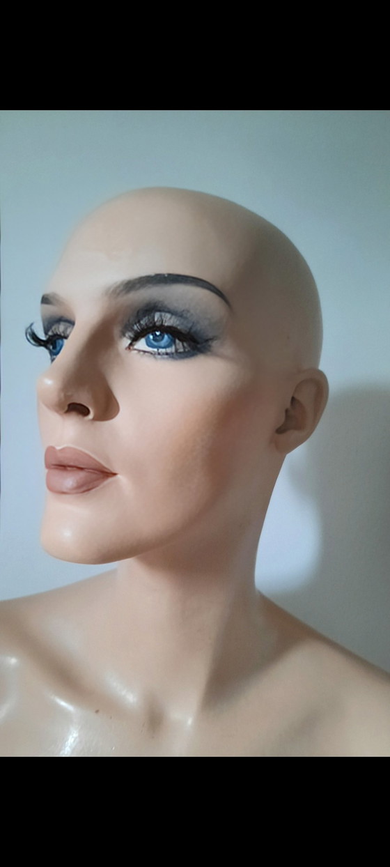 Image 1 of Super Mannequin