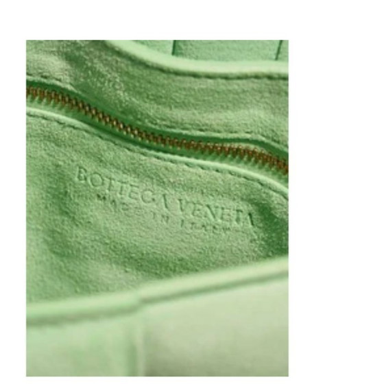 Image 1 of Borsa BOTTEGA VENETA Cassetta in pelle scamosciata verde - 103236