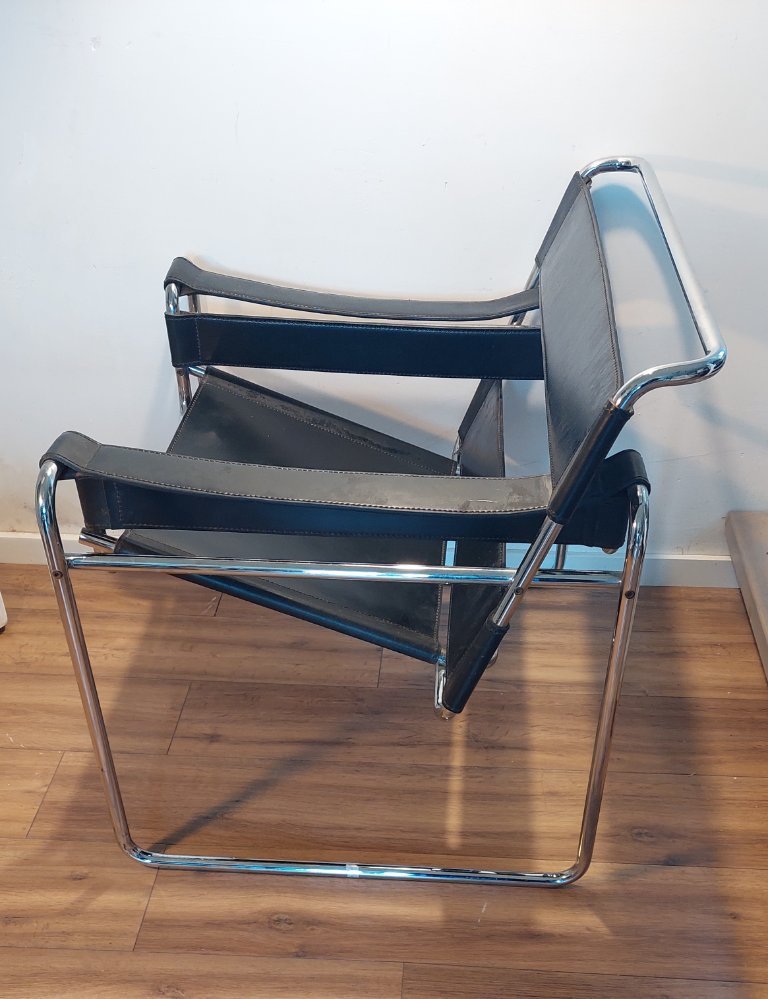 Wassily Marcel Breuer Chair by Gavina 1960's | €1,100 | Whoppah