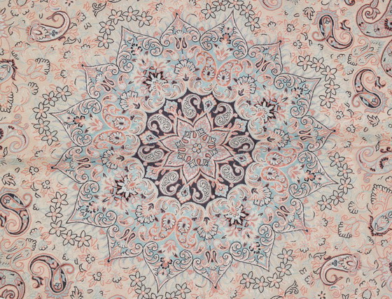 Image 1 of Oriental Handmade Tablecloth, Very Finely Crafted from Silk Threads, 100 x 100 cm