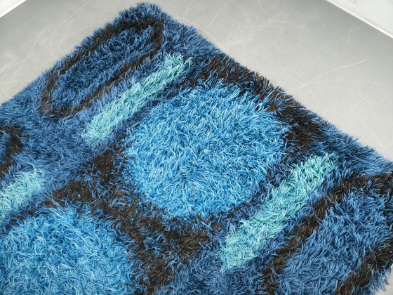 Image 1 of Großer dänischer abstrakter blauer Wollteppich „Rya“ im Ege-Stil