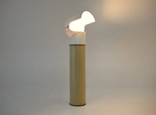 Lampadaire Mezzo Pileo par Gae Aulenti pour Artemide, 1970s – vloerlampen, Metal, Plastic (photo 2 of 16)