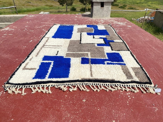 Image 1 of Large Vintage Beni Ourain Rug 255x170 cm – Abstract Moroccan Wool Rug – Blue & Beige Geometric Design – Statement Boho / Modern 