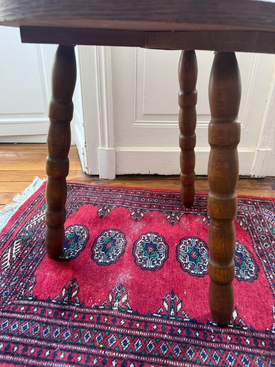 Image 1 of Tavolino laterale a treppiede in legno tornito - stile brutalista