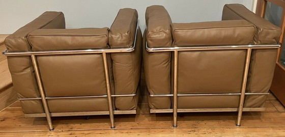 Image 1 of 2 Cassina Original LC2 Petit Lounge Chairs in hellbraunem Leder