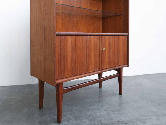 Image 1 of Mobiletto alto vintage "Bartels" in teak, stile metà secolo.