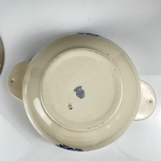 Image 1 of Badonviller semi-porseleinen terrine met blauw bloemenpatroon, begin 20e eeuw.