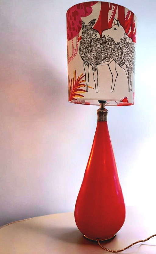 Lámpara de mesa de diseño hecha a mano con base de tadelakt: una pieza única