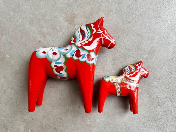 2x Vintage Swedish Red Wooden Dala Horses – Decorative Objects (photo 10 of 10)