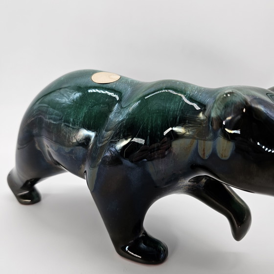 Image 1 of Scultura di un orso che cammina, Blue Mountain Pottery, ceramica smaltata verde e nera, anni '70, Canada, orso polare BMP