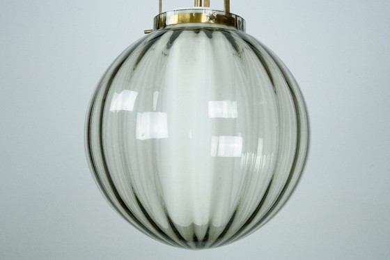 Image 1 of Mid-Century Murano gerookte glazen kroonluchter met opaline diffuser, Italië jaren 50