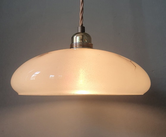 Vintage gemarmerder hanglamp - opaline glas - Art Deco – Hanglampen, Metal (photo 11 of 16)