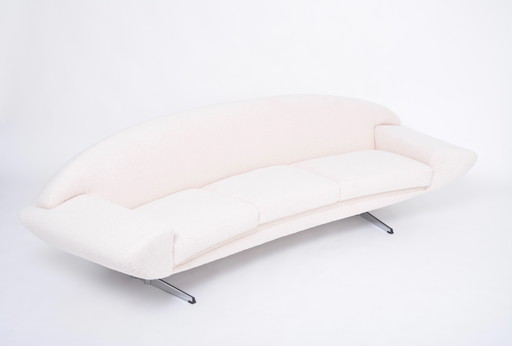 Canapé Capri de Johannes Andersen, du milieu du siècle dernier, retapissé en fourrure Teddy blanche