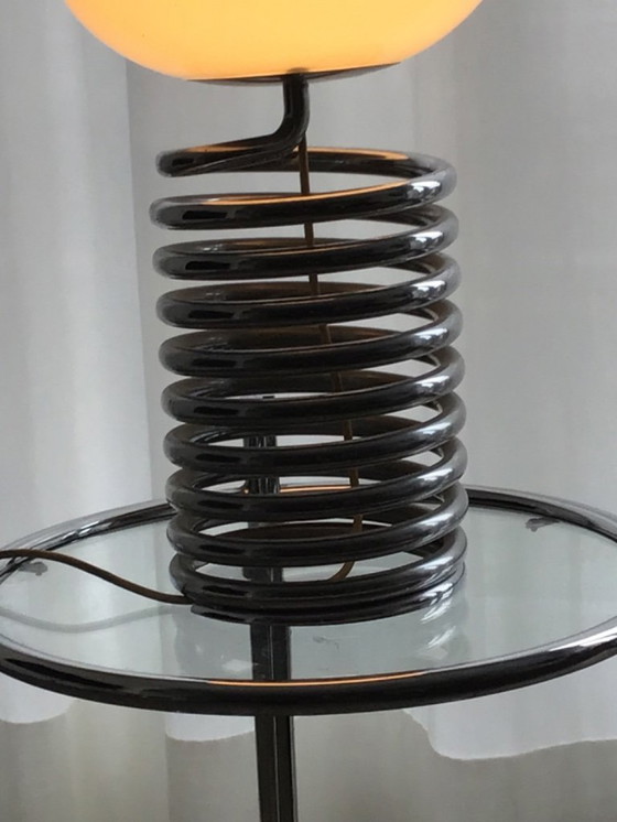 Image 1 of Tafellamp naar een model van Ingo Maurer