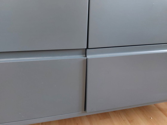 Image 1 of Cómoda gris