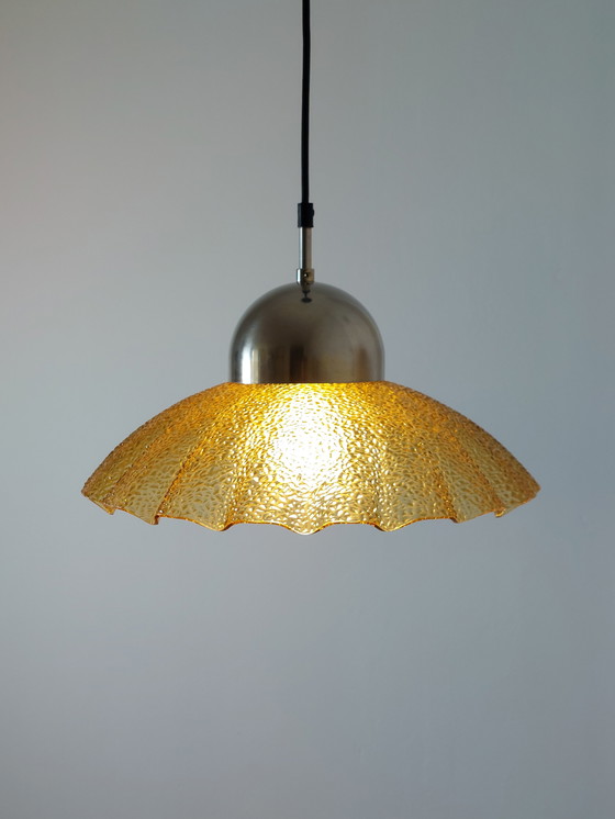 Image 1 of Lampada a sospensione vintage in vetro pressato, anni '80, in metallo