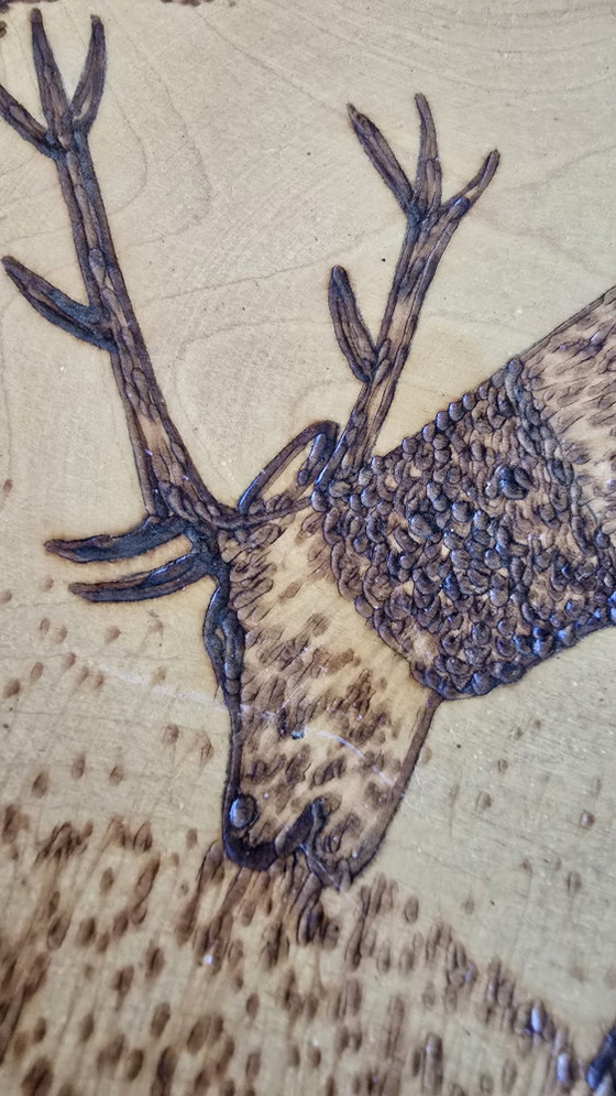 Piatto in legno intagliato a mano vintage Foresta Nera – 28cm Decorazione cervo pirografato (photo 7 of 15)