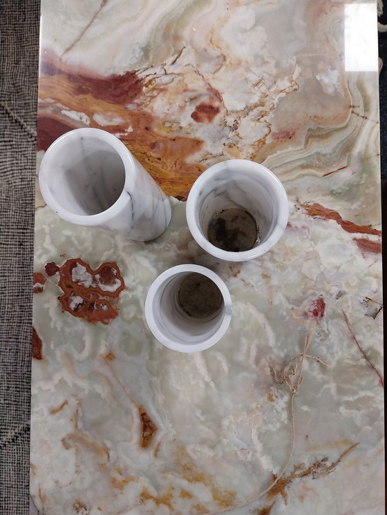 Image 1 of Set of 3 white marble Italian table vases 1970's 21, 22 and 23 cm high