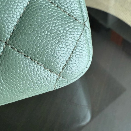 Image 1 of Chanel Classic Flap Medium - Caviar 25CM Gewatteerd generfd kalfsleer Lichtblauwgroen Goudkleurige hardware Serie 25