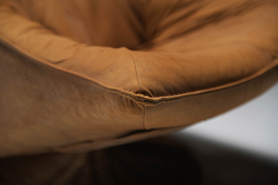 Image 1 of Chaise longue pivotante Delantra en cuir cognac par Gerard van den Berg pour Montis