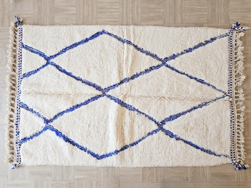 Traditioneller marokkanischer Wollteppich, 250 cm x 150 cm