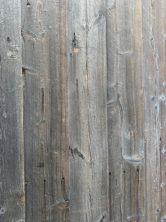 Image 1 of Piano del tavolo in legno grezzo canadese, fissato su una struttura in acciaio