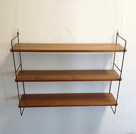 Image 1 of Vijftiger jaren wandrek met drie schappen 