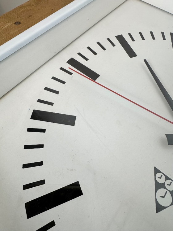 Image 1 of Reloj de pared cuadrado industrial blanco de Pragotron, años 70